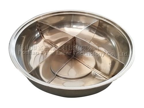 不(bù)鏽鋼鴛鴦鍋具隔闆激光(guāng)焊接